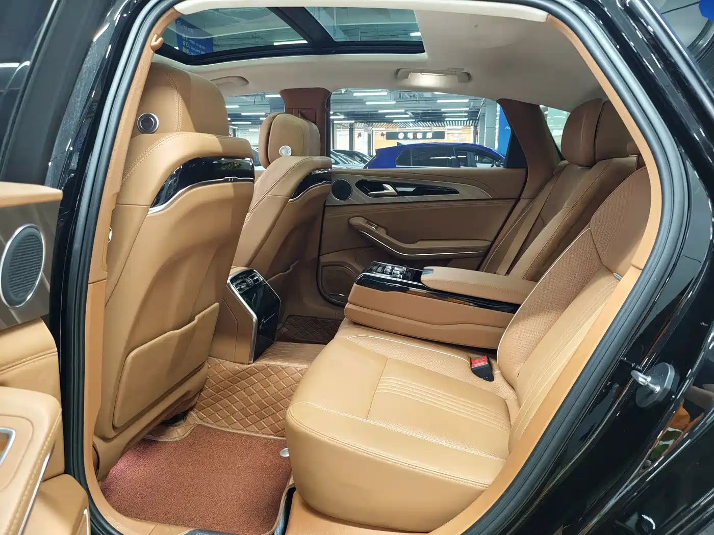 Hongqi H9, миниатюра 6