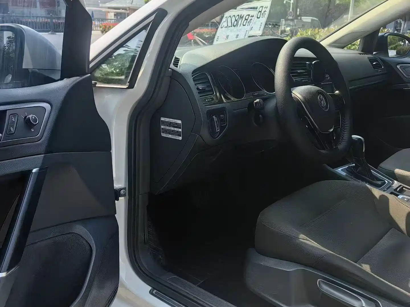 Фото 5 - Volkswagen Golf