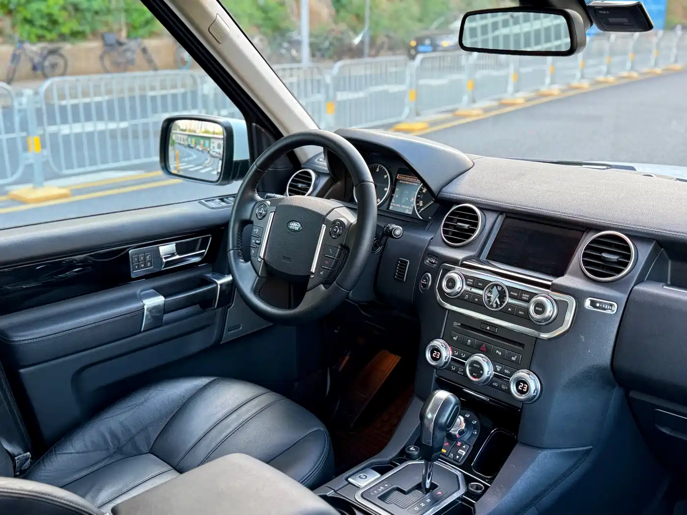 Land Rover Discovery 2011 3.0 SDV6 HSE Diesel фото 13