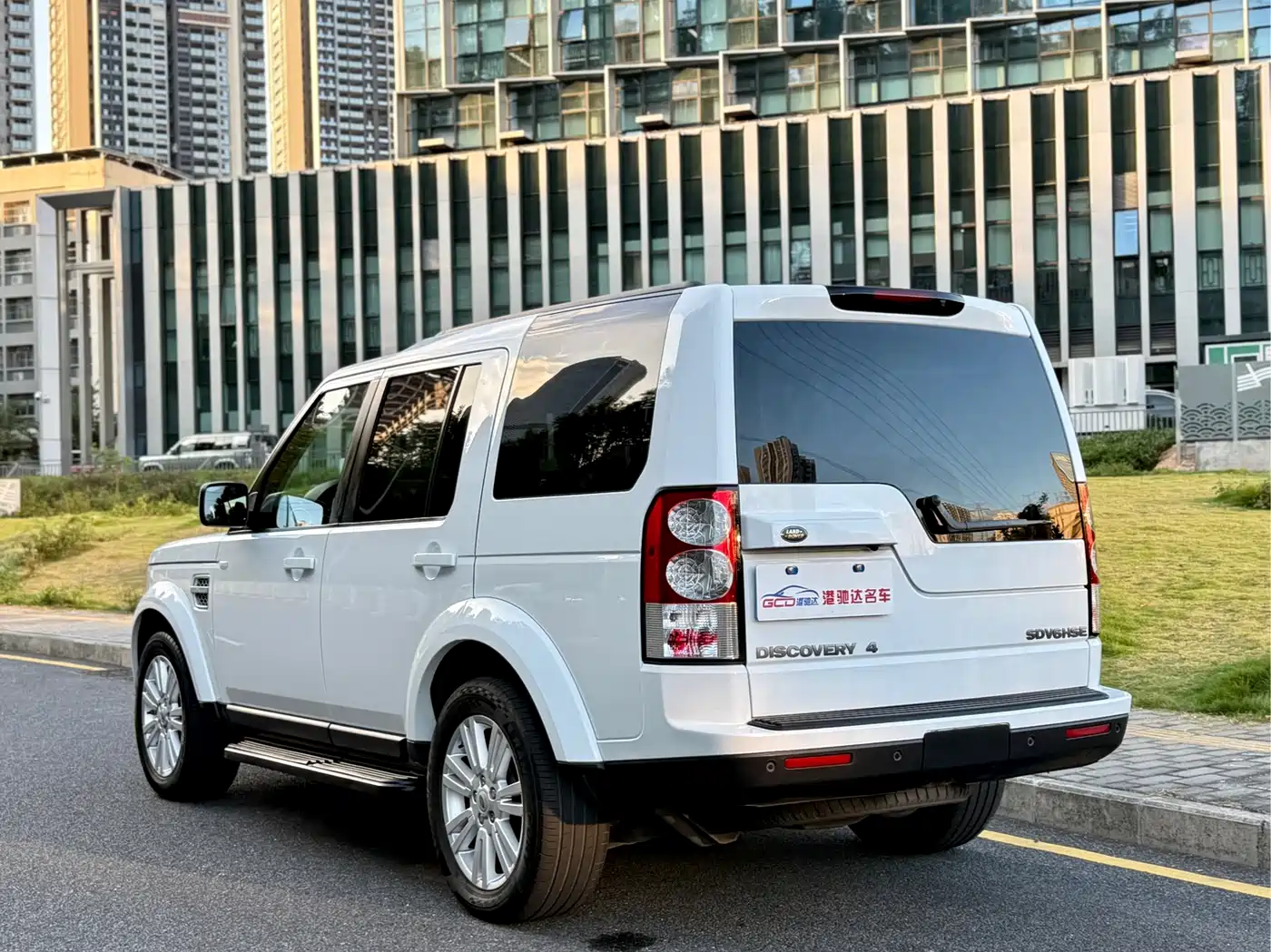 Land Rover Discovery 2011 3.0 SDV6 HSE Diesel фото 6