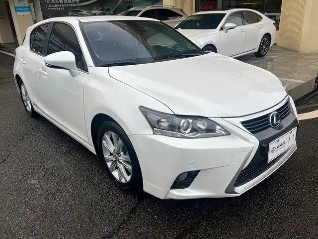 Lexus CT 2014 CT200h Comfort Monochrome — фото 3