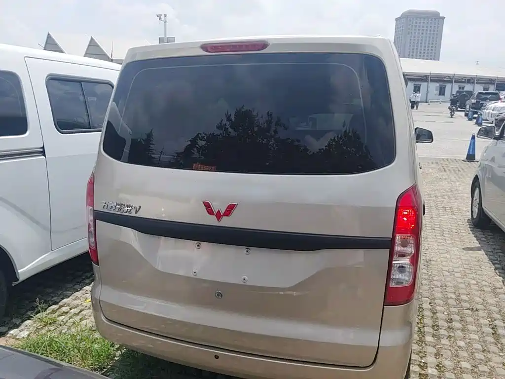 Wuling Motors Wuling Hongguang V 2024 2022 1.5L Dynamic Edition Hydraulic Power Steering LAR