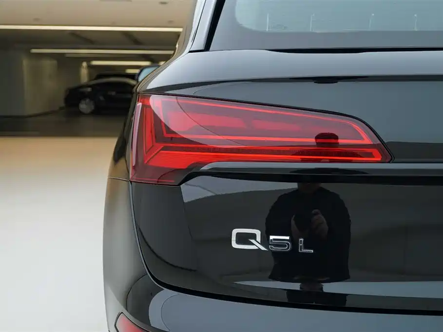Audi Q5L 2024 Model 40 TFSI Luxury Dynamic фото 16