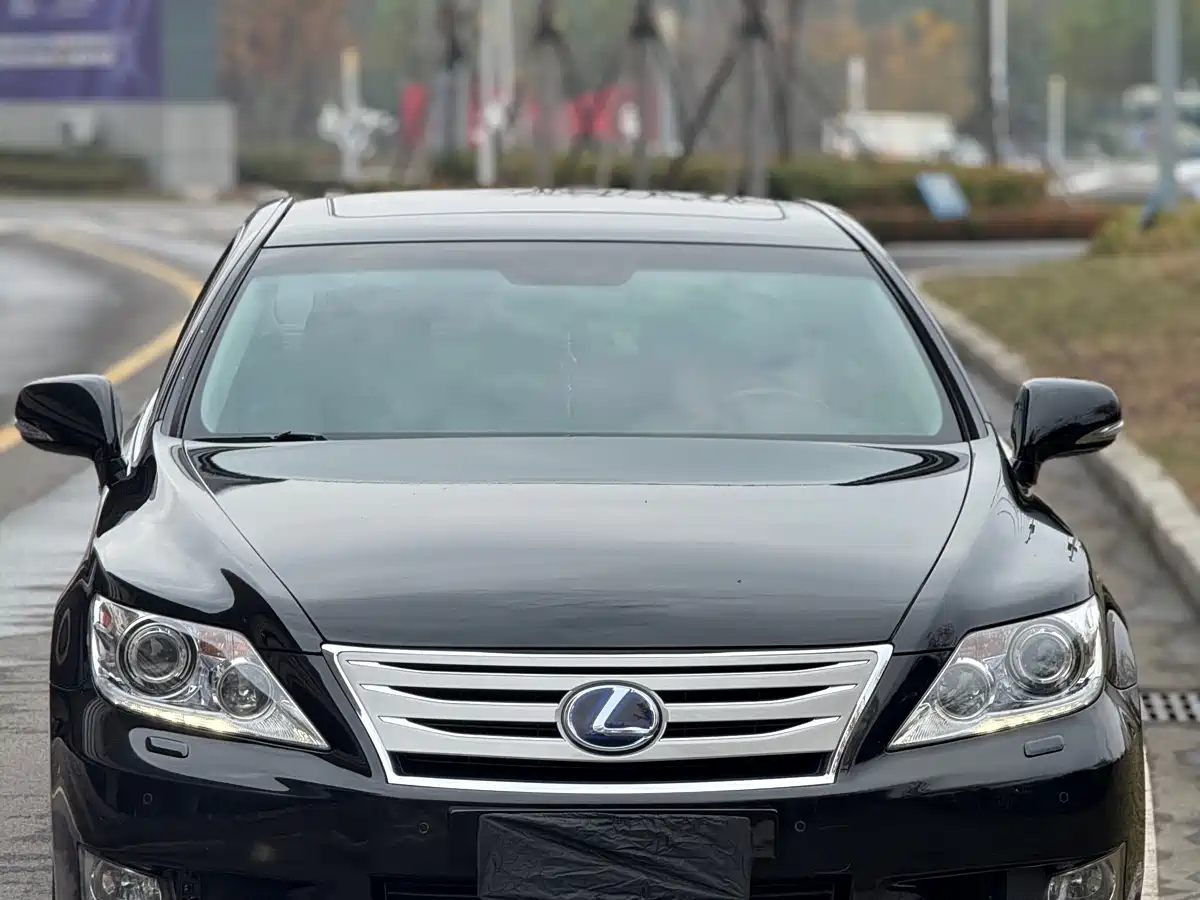 Lexus LS 2010 600hL