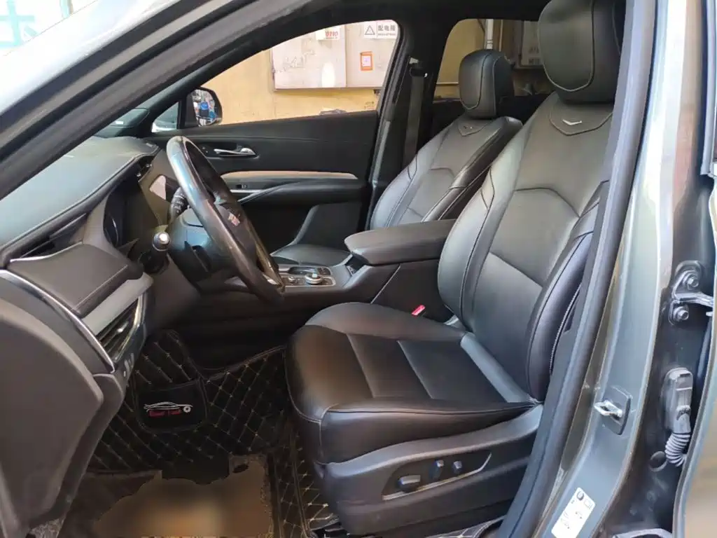 Cadillac XT4 2019 2018 28T FWD Leading Edition