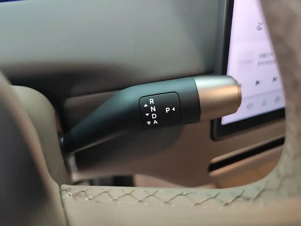 Li Auto i6 2026 2025 2WD Base Model