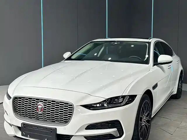 Jaguar XEL 2.0T 200PS, S Актив Элеганс