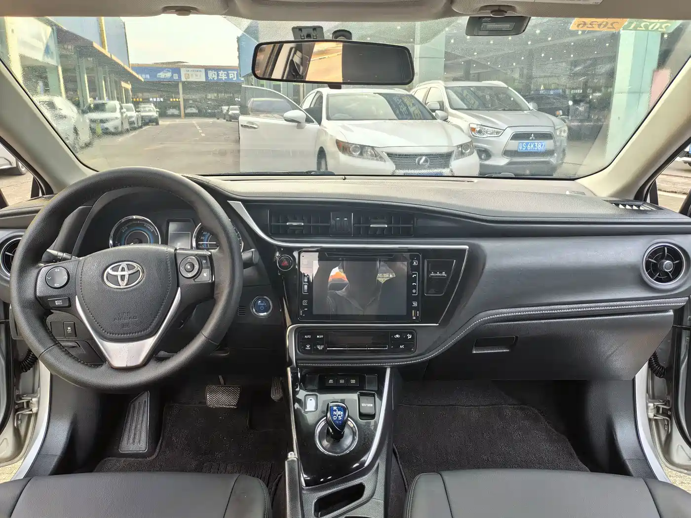 Фото 8 - Toyota Corolla