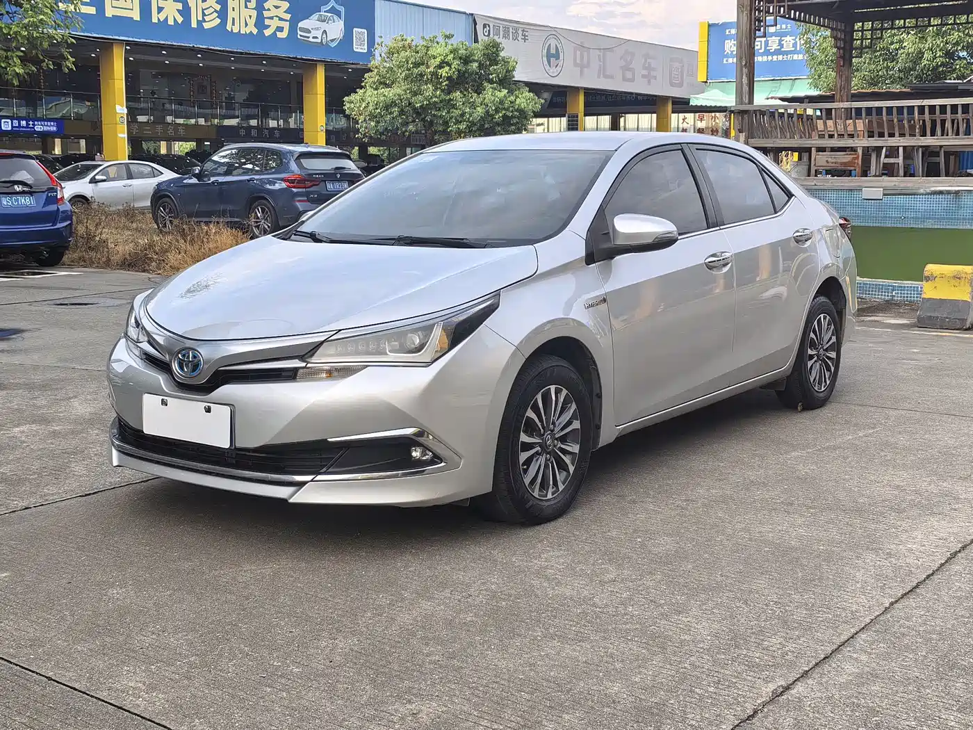 Фото 1 - Toyota Corolla
