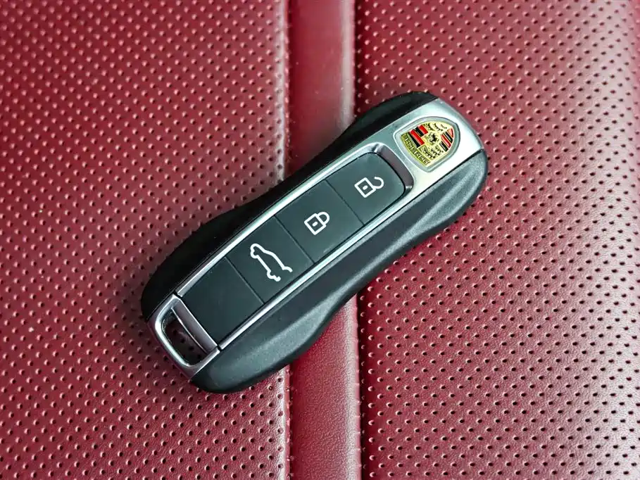 Porsche Cayenne New Energy 2023 Cayenne E-Hybrid 2.0T фото 38