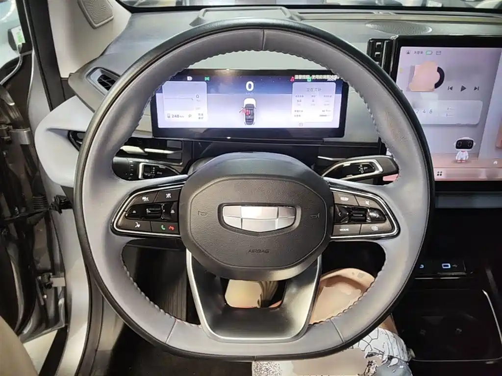 Geely Geometry M6 2023 2022 450 New Intelligence Edition
