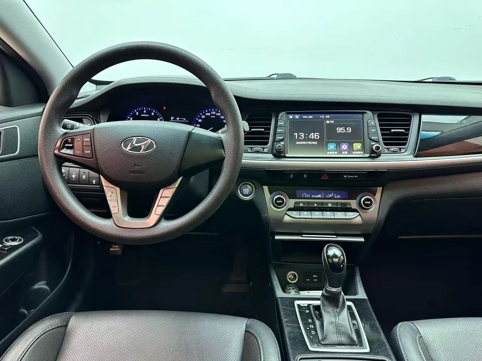 صورة 10 - Hyundai Mistra