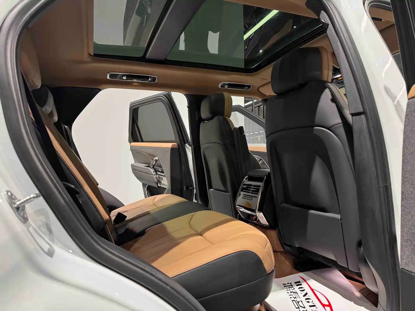 Land Rover Range Rover Sport 2023 400PS Dynamic SE фото 15