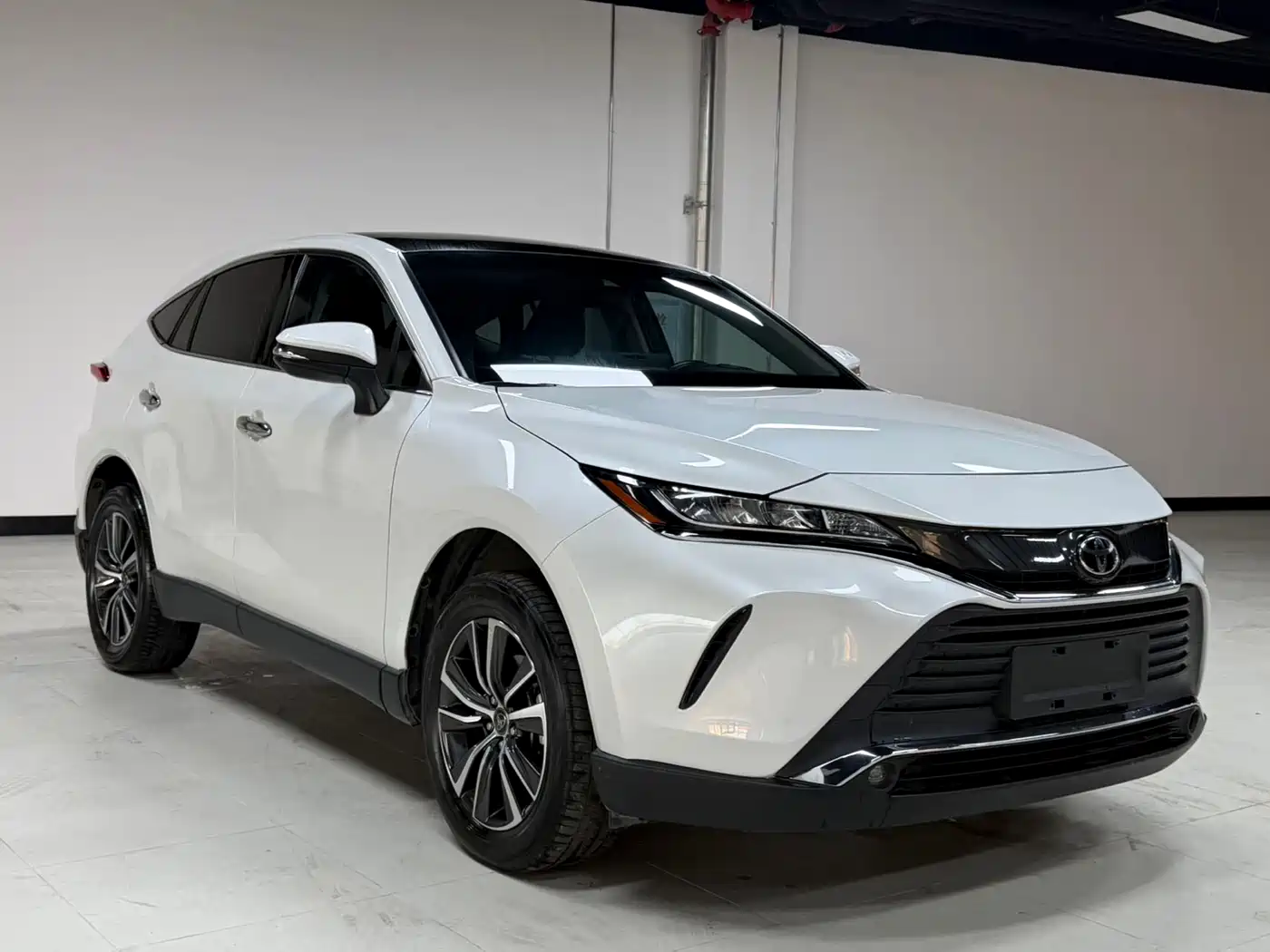 Toyota Lingfang HARRIER 2022 2.0L CVT 2WD Progressive Edition фото 3