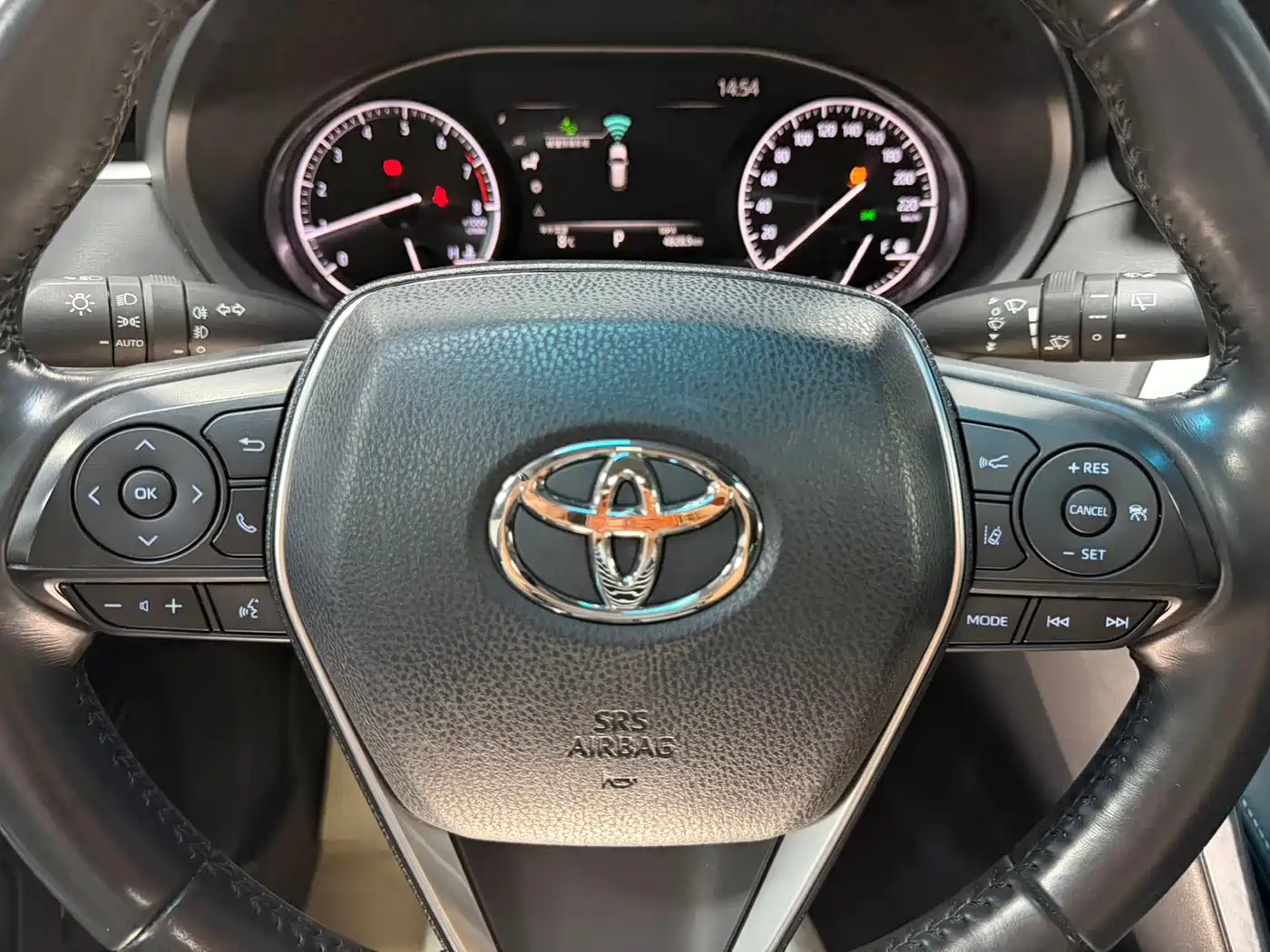 Toyota Lingfang HARRIER 2022 2.0L CVT 2WD Progressive Edition фото 14