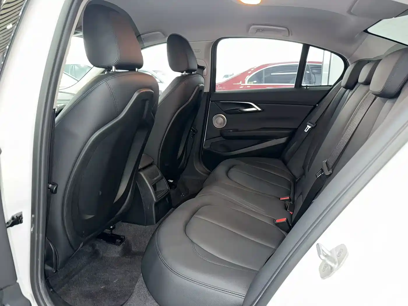 BMW 1 Series 2022 120i M Sport фото 9