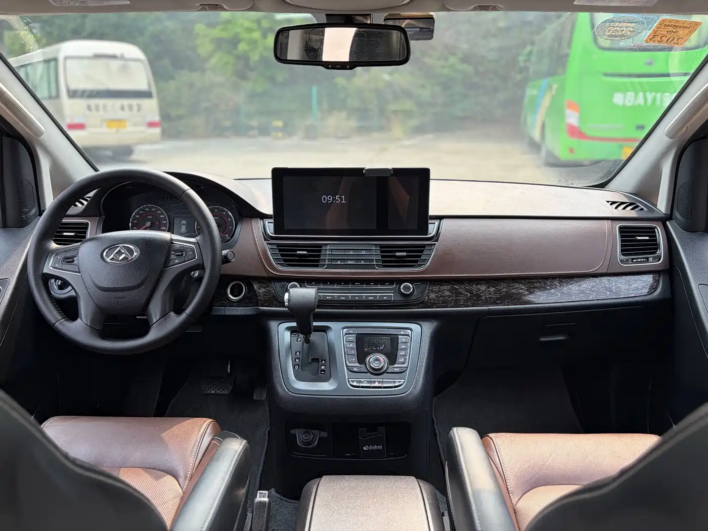 SAIC Maxus Maxus G10 2017 2016 2.0T Automatic Executive Edition