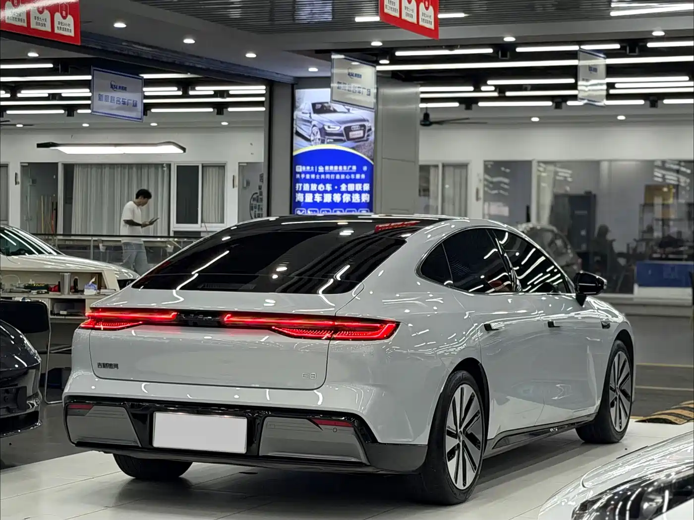 Geely Galaxy Galaxy E8 2024 2024 550km RWD MAX