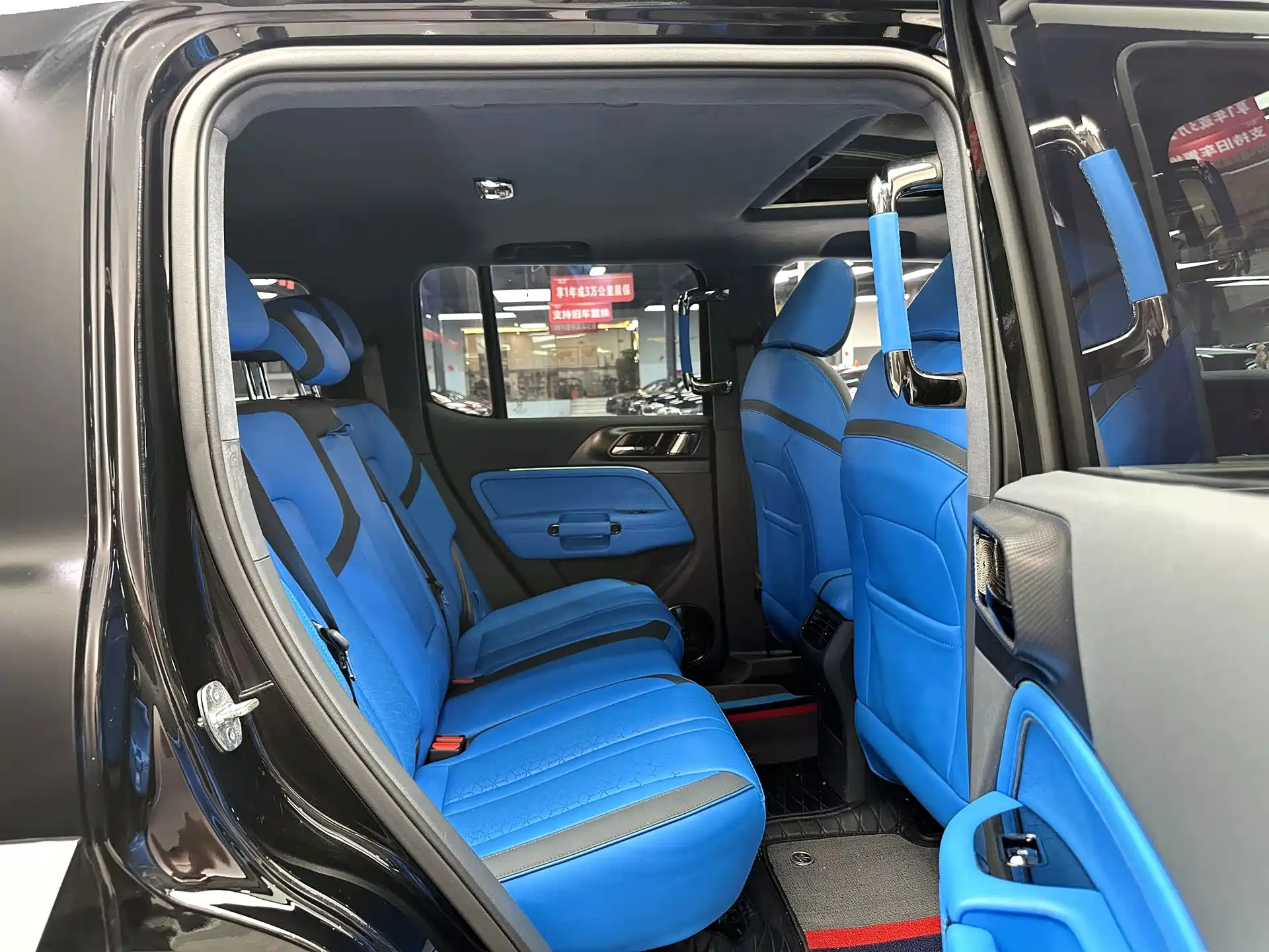 Фото 8 - Crossboundary Auto Co-created Tank 300