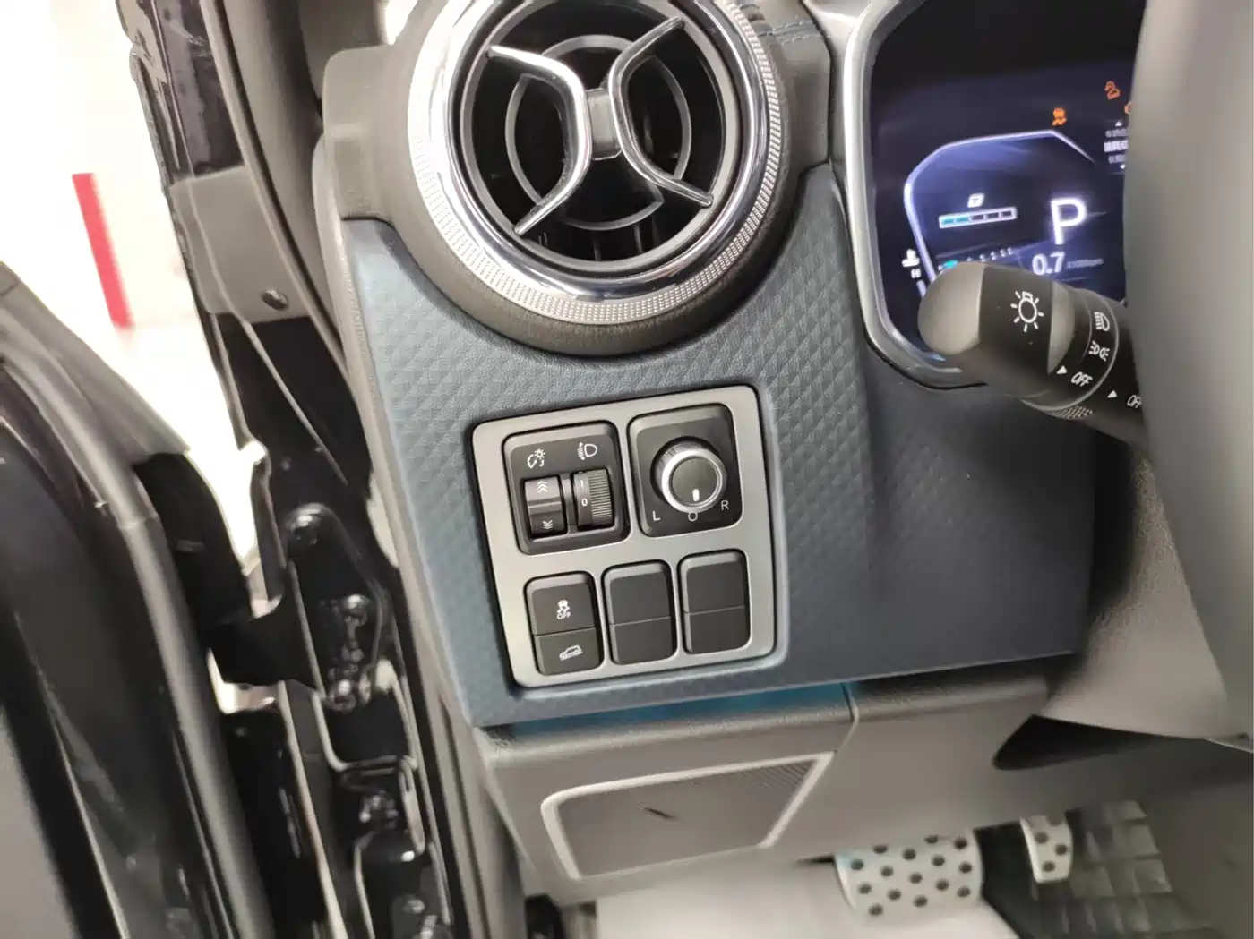 BAIC ORV Beijing Offroad BJ40 2024 2.0T Urban Hunter Glory Edition фото 17