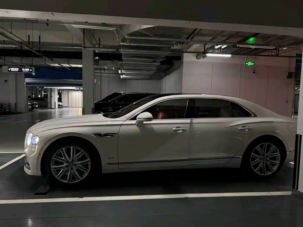 BENTLEY FLYING SPUR PLUG IN HYBRID