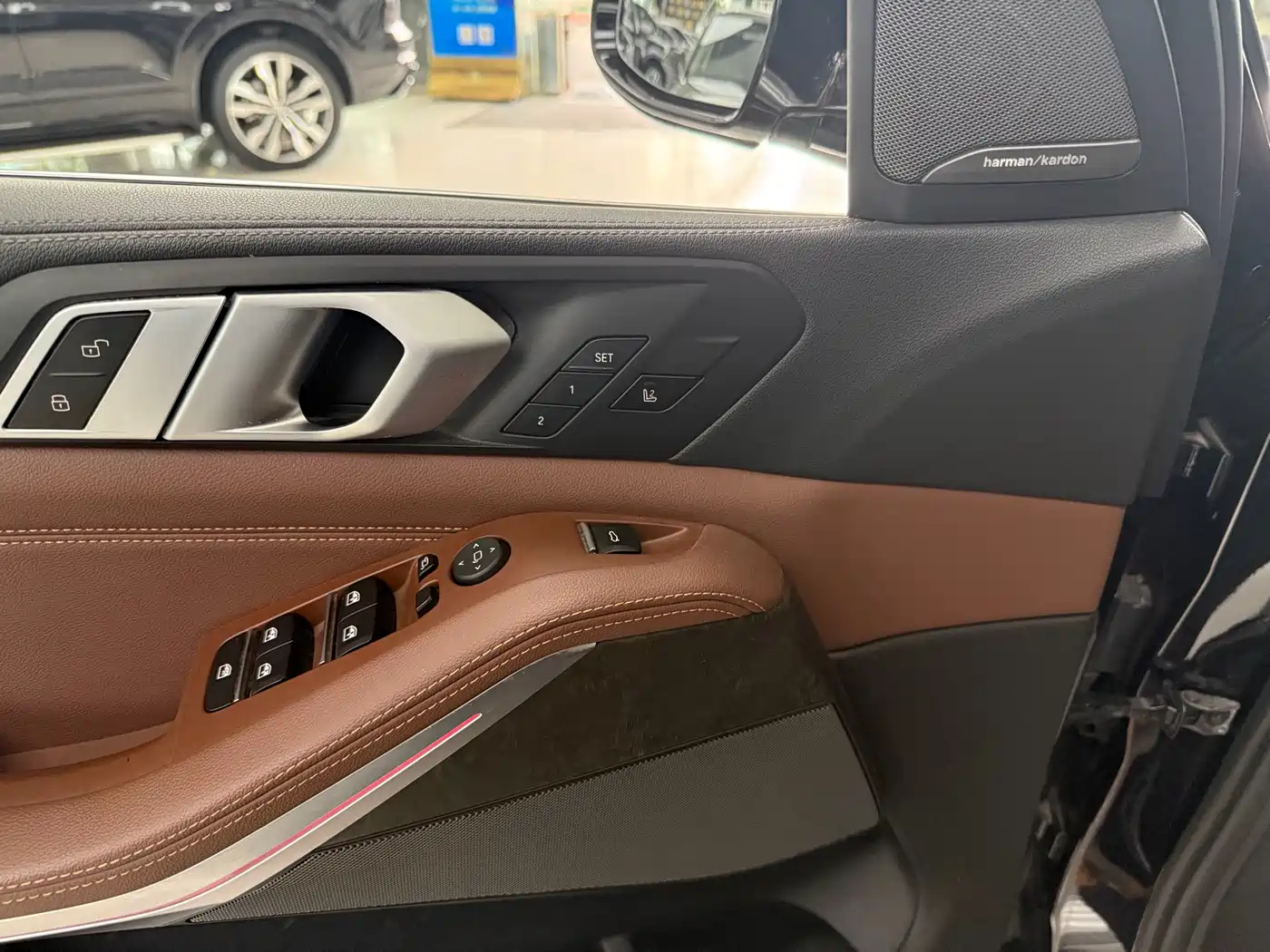 BMW X5 (Import) 2019 xDrive40i Exclusive M Sport Package фото 5
