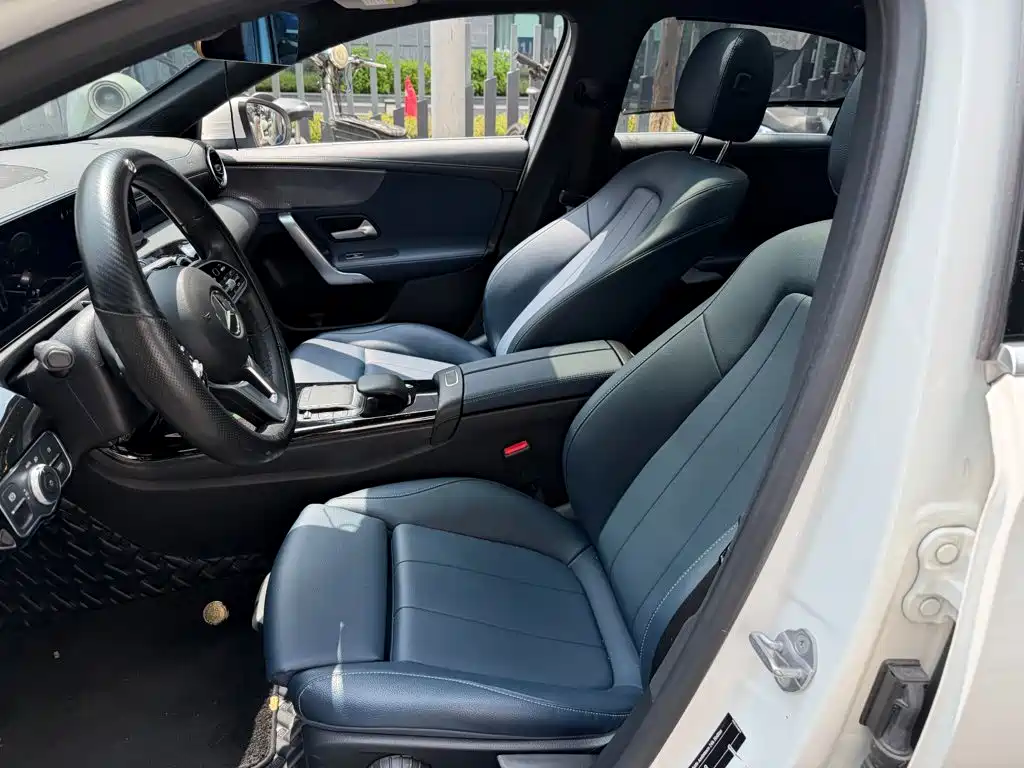 Фото 8 - Mercedes-Benz A-Class