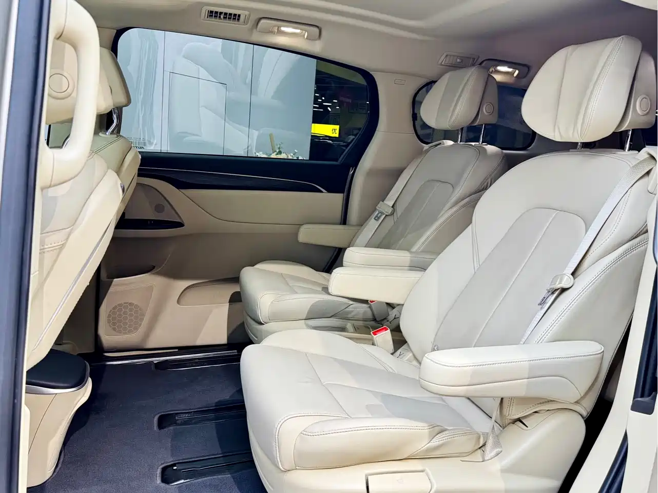 Buick GL8 2021 ES Landlord 653T Premium фото 10