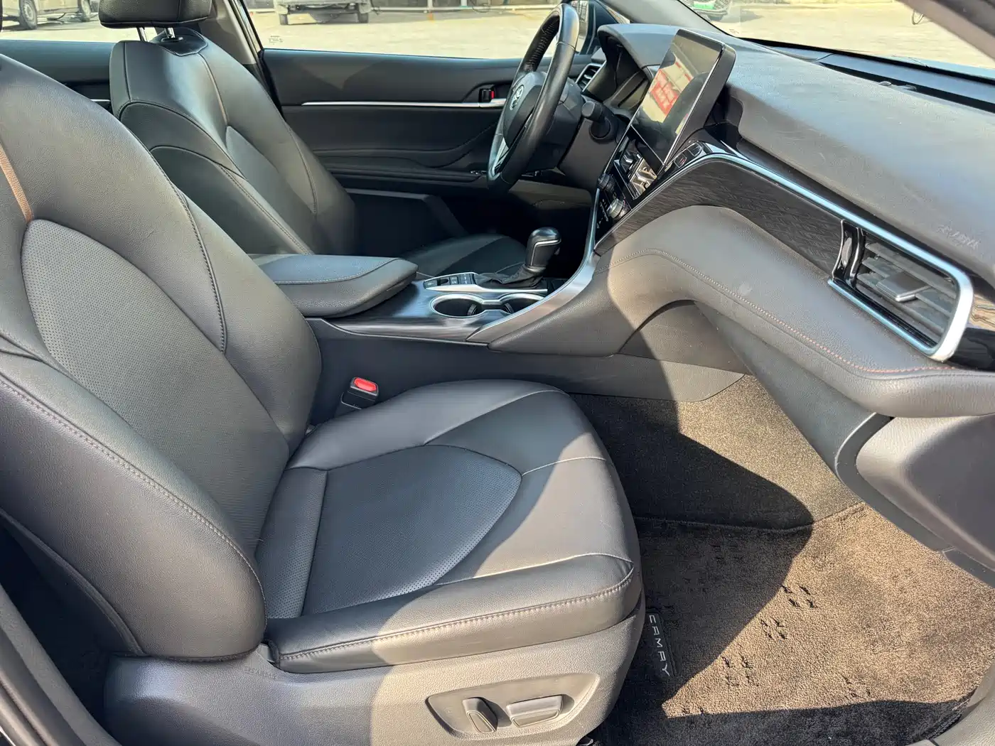 Toyota Camry 2023 Hybrid 2.5HG Luxury Edition фото 19