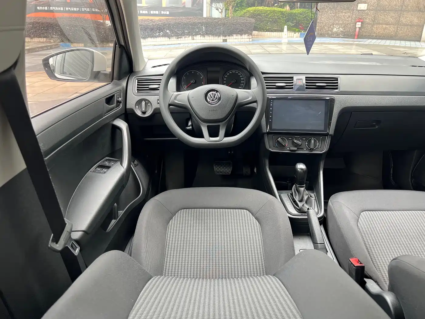Volkswagen Santana 2016 1.6L Automatic Trend Edition фото 10