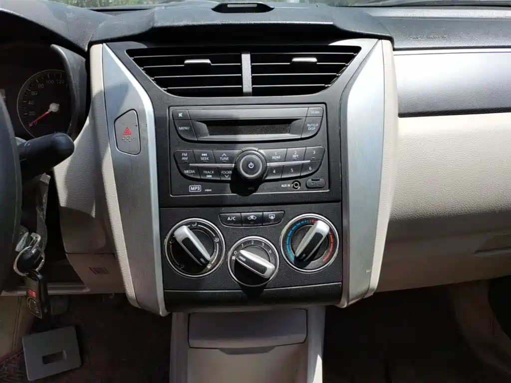 Venucia R50 2016 2015 1.6L Manual Fashion