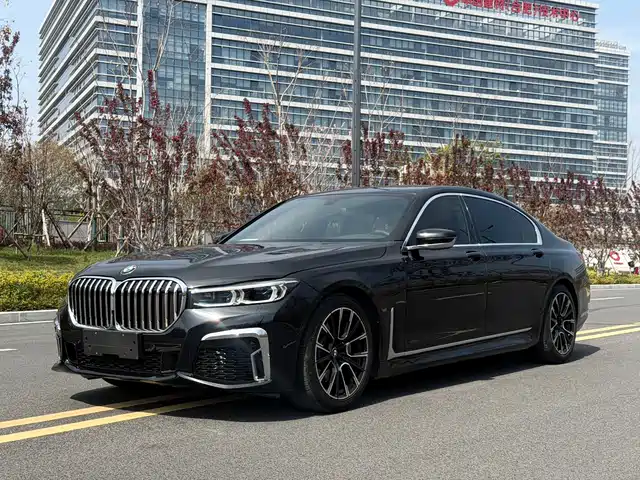 BMW 7 SERIES