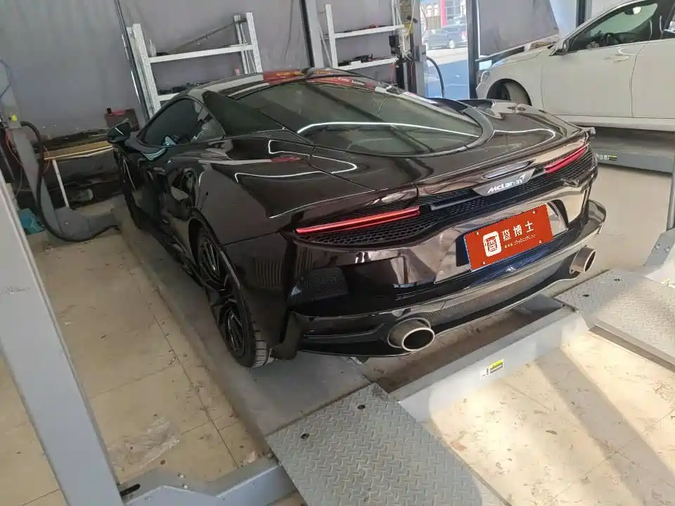 MCLAREN GT