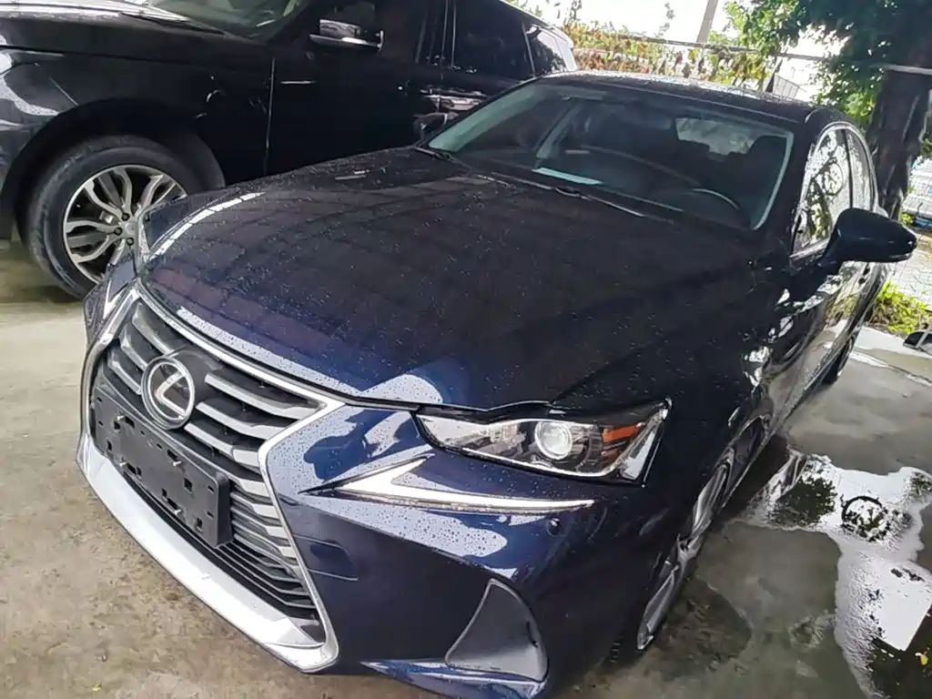 Lexus IS 2018 2017 300 Leading Edition