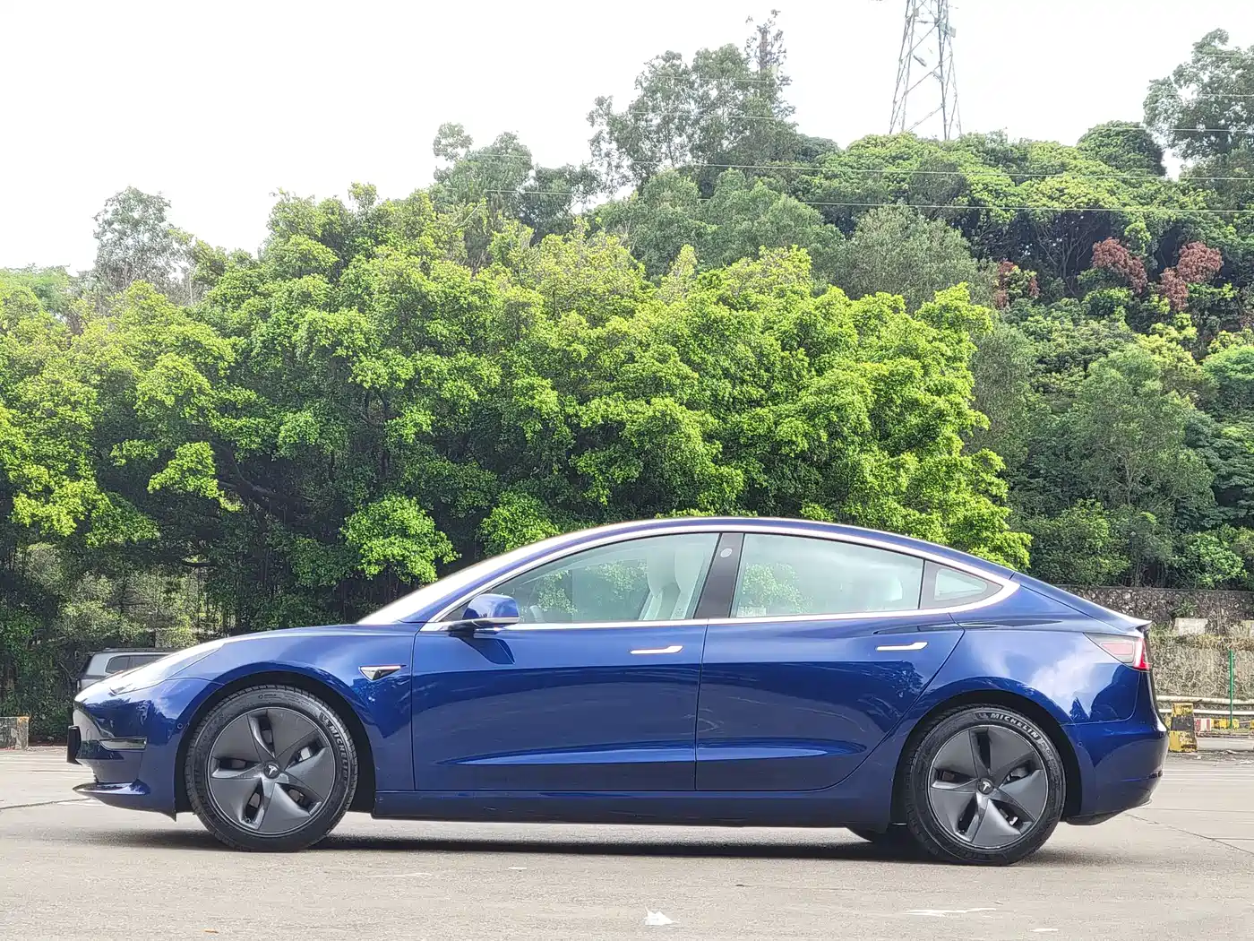 TESLA MODEL 3 (IMPORTED)
