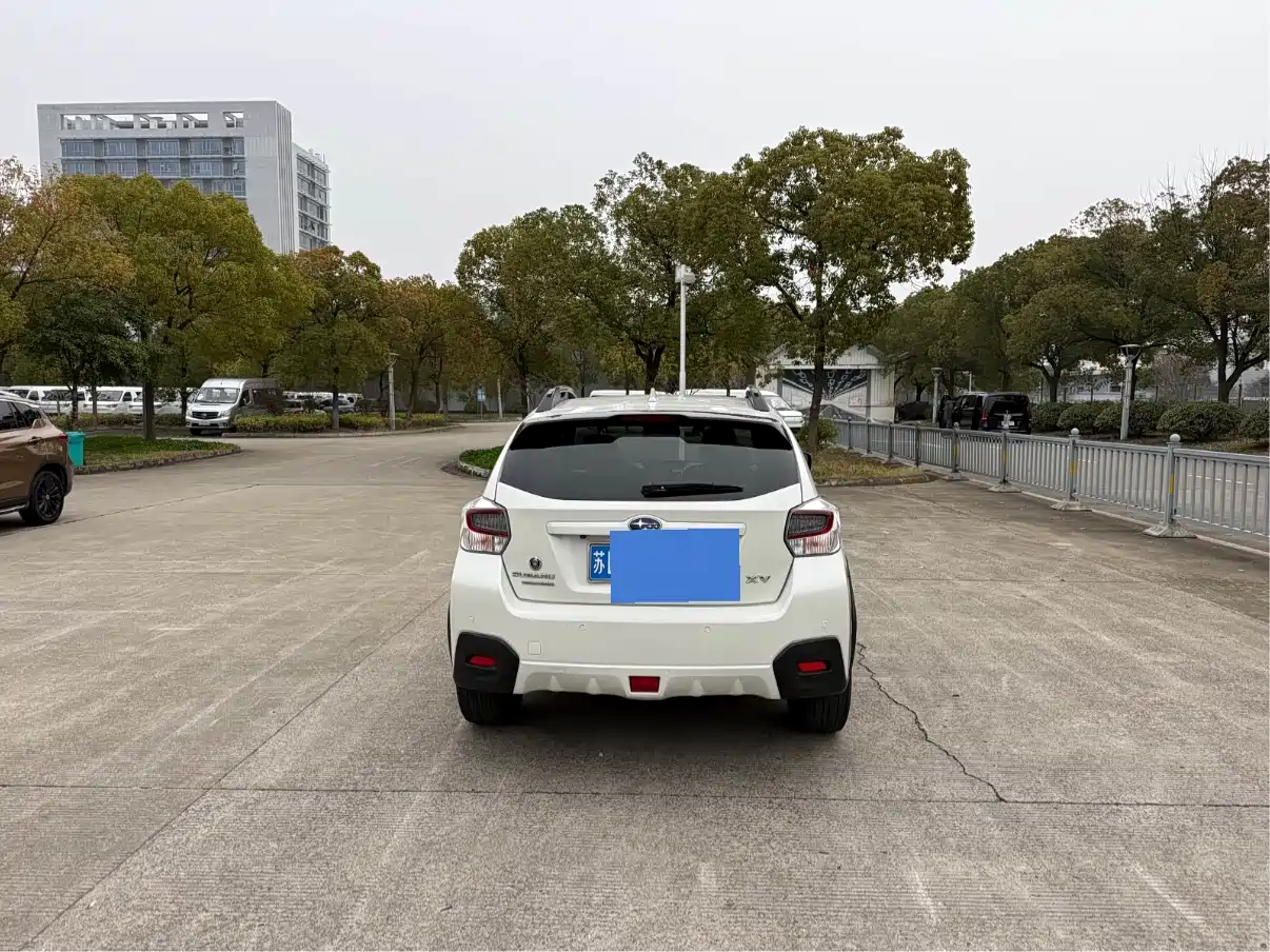 Subaru XV 2016 Model 2.0i Luxury Navigation Edition фото 5