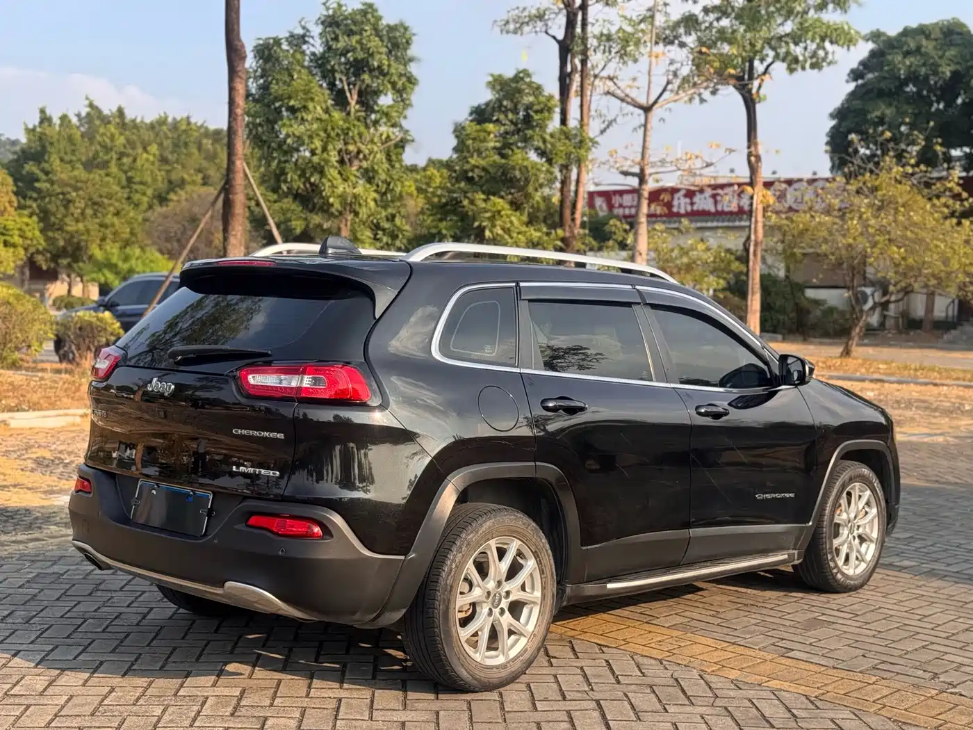 Jeep Cherokee 2019 2017 2.0L Superior Edition