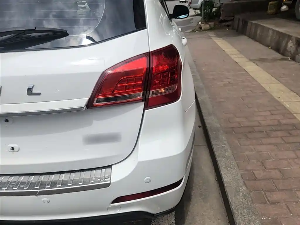 Фото 8 - Haval H2