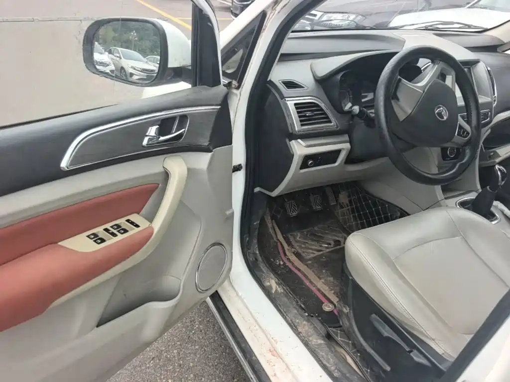 Фото 16 - BAIC Huansu H3