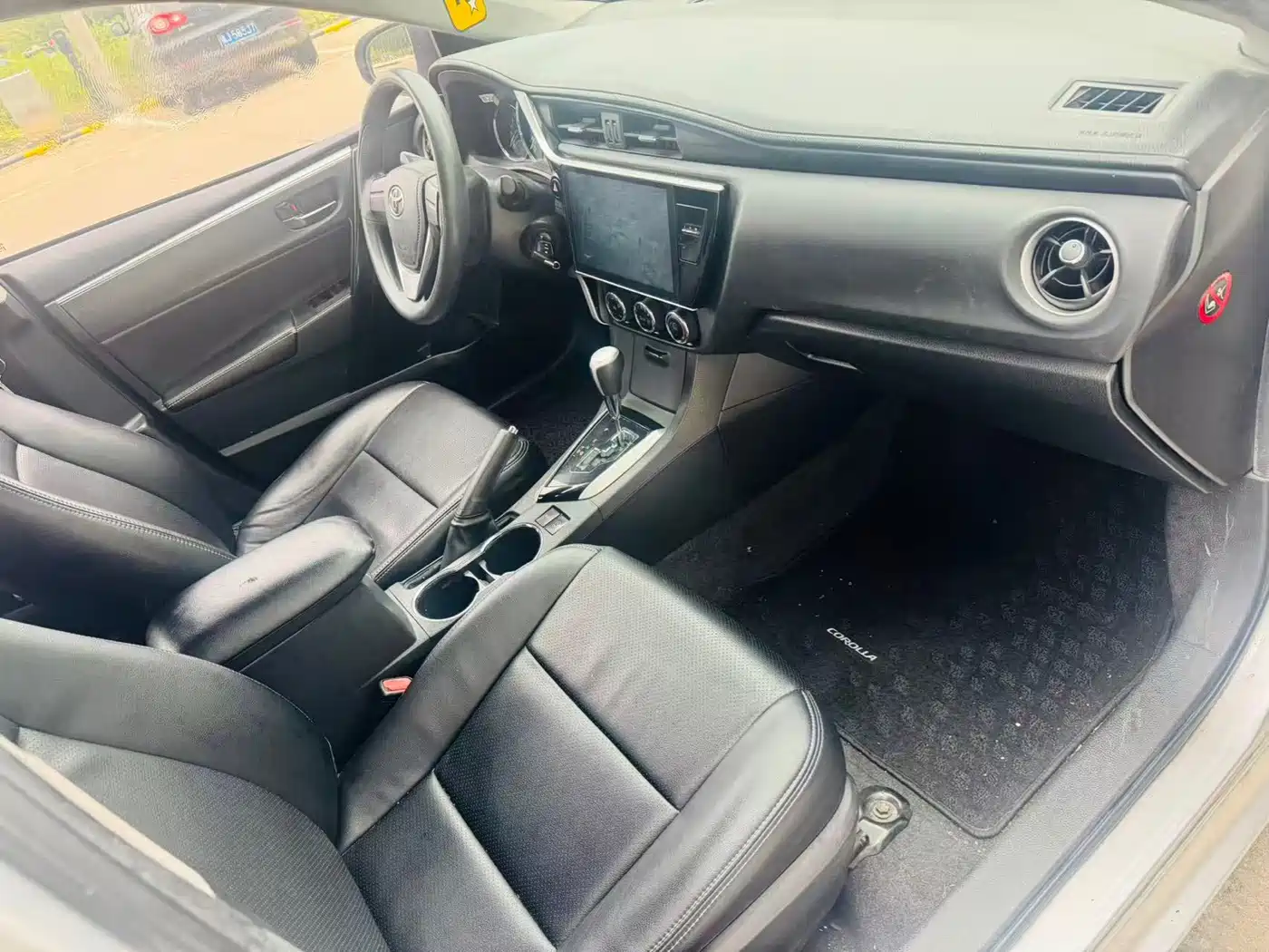 Фото 9 - Toyota Corolla