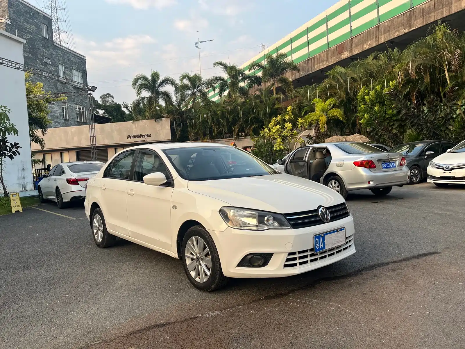 Photo 3 - Volkswagen Jetta