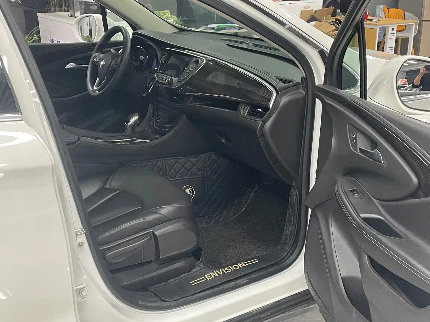 Buick Envision Plus 2020 20T FWD Leading фото 7