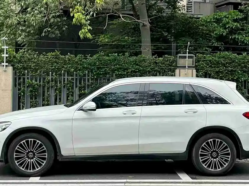 Mercedes-Benz GLC 2019 GLC 260 L 4MATIC Dynamic фото 2