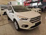Фото 4 - Ford Kuga