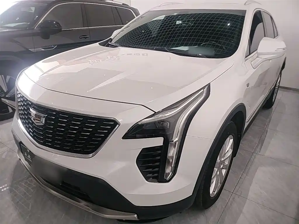 CADILLAC XT4
