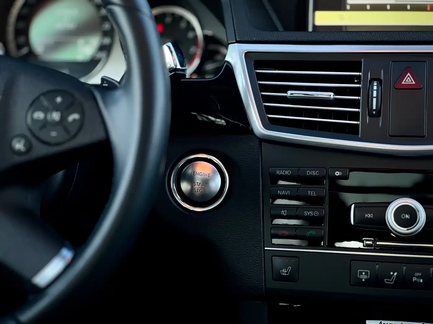 Mercedes-Benz E-Class 2010 E 300 L Fashion фото 21