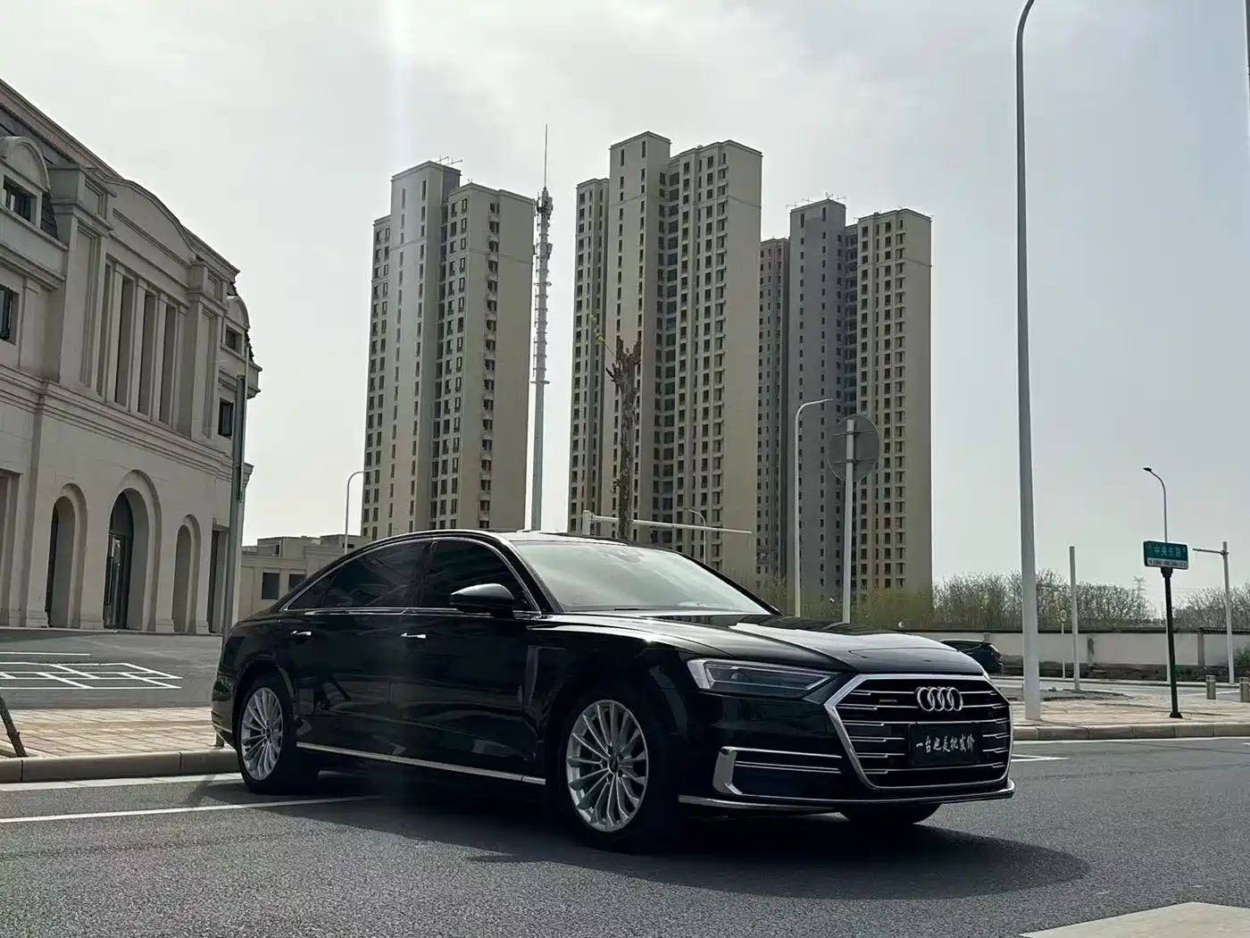 Фото 3 - Audi A8