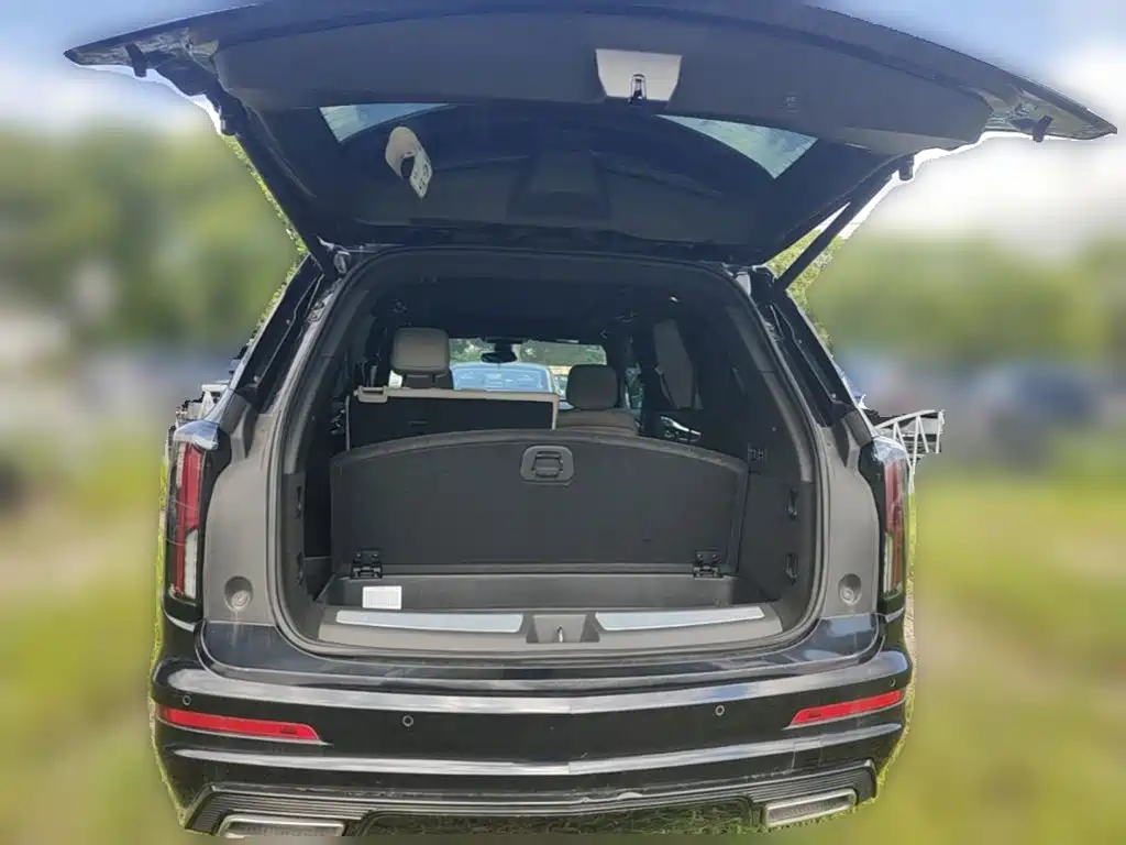 Фото 24 - Cadillac XT6