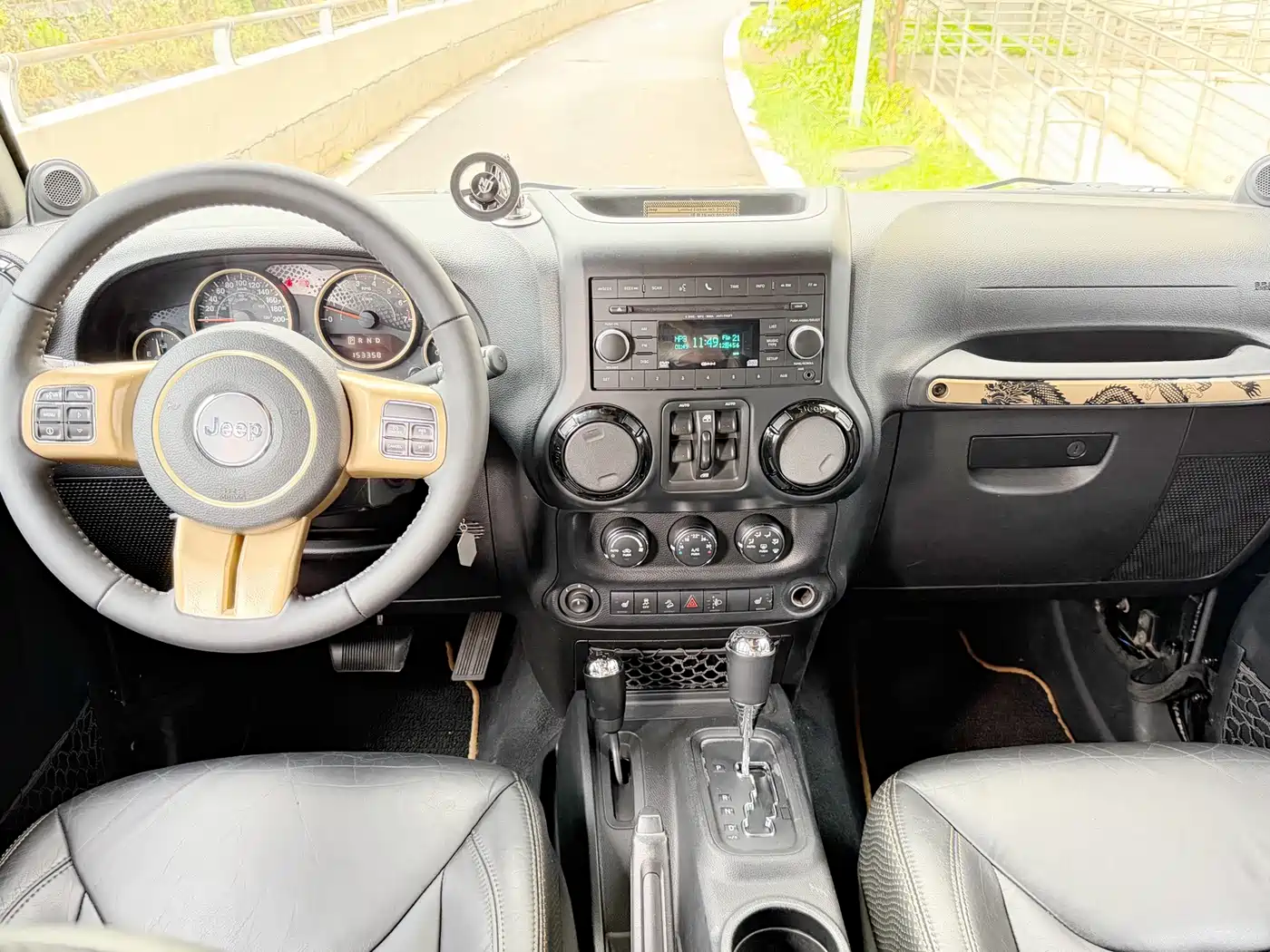 Photo 11 - Jeep Wrangler