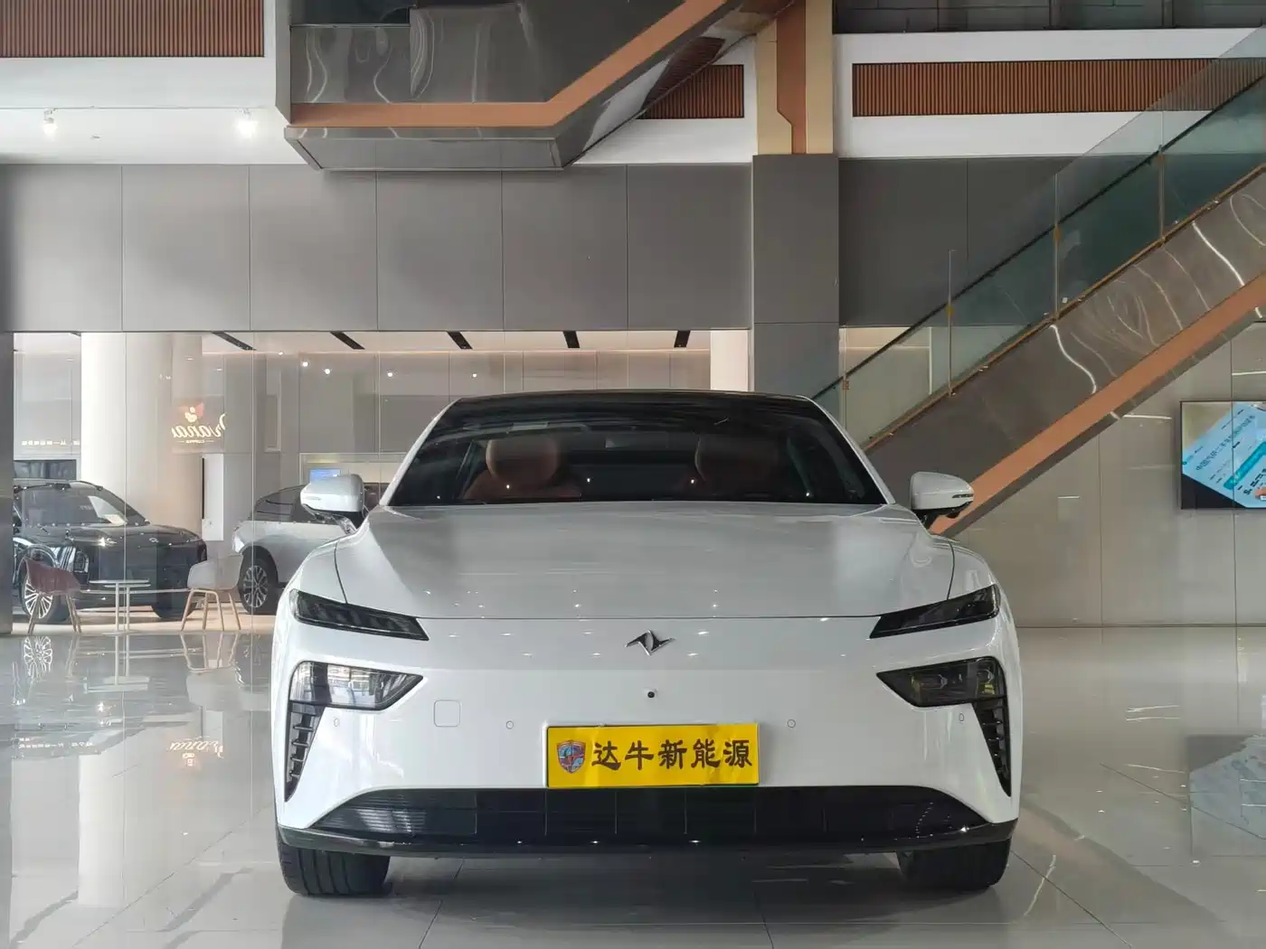 Фото 2 - Dongfeng Yipai eπ007